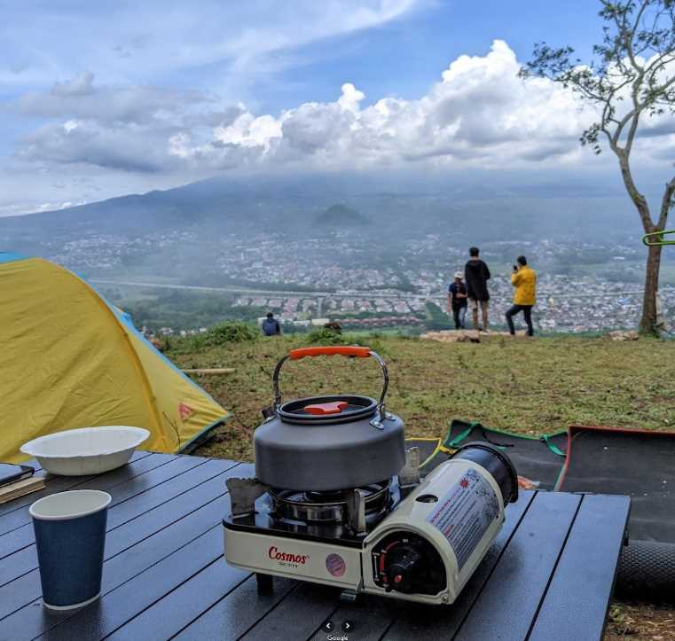 Wisata Paralayang dan Camping Ground, Bukit Sempu Purwodadi: Sajikan Pemandangan Sunset dan Citylight di Pasuruan
