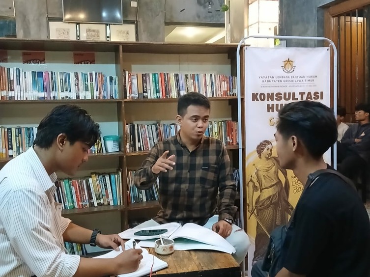 YLBH Gresik Sediakan Layanan Konsultasi Hukum Gratis di Cafe&nbsp;Gresiknesia