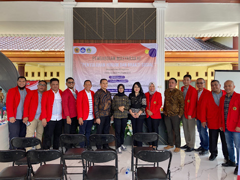 Mahasiswa Untag Surabaya Beri Penyuluhan Hukum di Desa Metatu&nbsp;Gresik